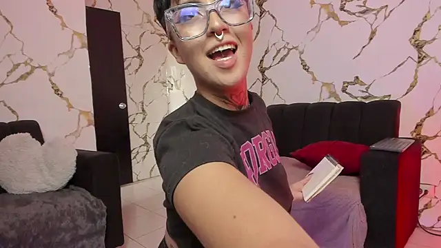 Rebeka-baker online show from November 20, 2025, 1:11 pm