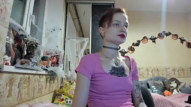 Snapshot of WatsonMi chatting on October 6, 2025, 3:20 pm WatsonMi online show from October 6, 2025, 3:20 pm