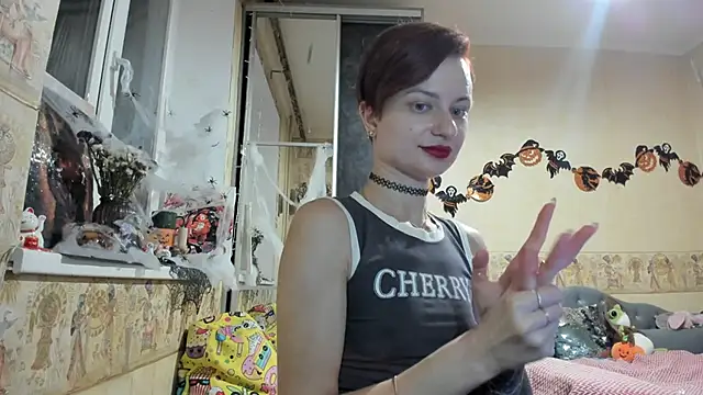 Snapshot of WatsonMi chatting on October 13, 2025, 3:01 pm WatsonMi online show from October 13, 2025, 3:01 pm