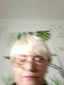 Catty Lady online show from November 6, 2025, 8:10 pm