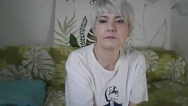 Catty Lady online show from November 13, 2025, 8:19 pm