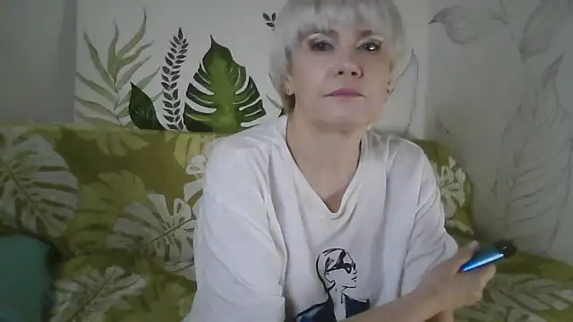 Catty Lady online show from November 15, 2025, 4:58 pm