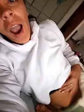 SharonDustLove online show from October 3, 2025, 11:51 am