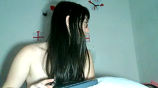 lareinalareinadelanal online show from December 17, 2025, 5:13 am