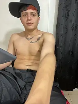 Snapshot of Themasterhades_777 chatting on September 9, 2025, 1:05 am Themasterhades 777 online show from September 9, 2025, 1:05 am