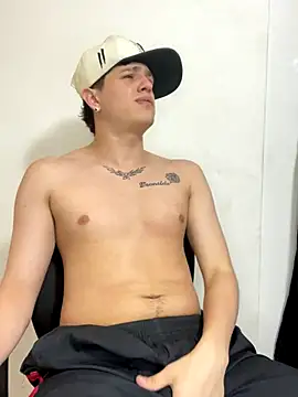 Snapshot of Themasterhades_777 chatting on September 12, 2025, 10:21 pm Themasterhades 777 online show from September 12, 2025, 10:21 pm