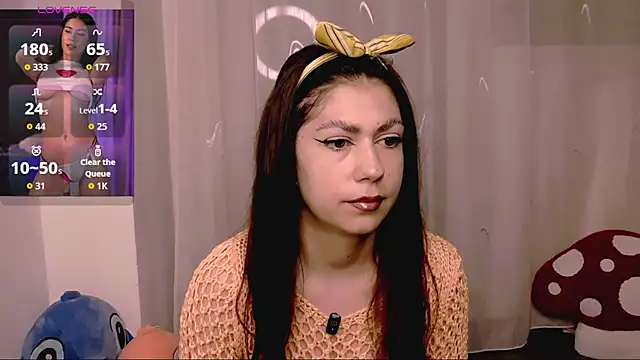 M1kaylaRaven online show from October 4, 2025, 3:37 am