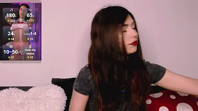 M1kaylaRaven online show from October 19, 2025, 5:30 am