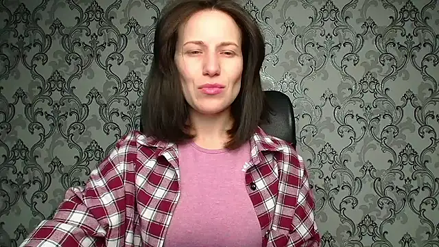 Kelly Kisss online show from February 1, 2026, 11:20 am