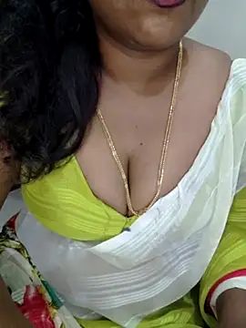 Snapshot of Anu_Reddy_10 chatting on October 7, 2025, 7:49 am Anu Reddy 10 online show from October 7, 2025, 7:49 am