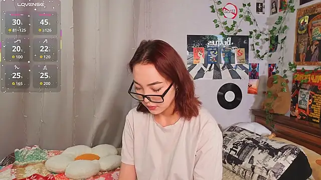 OdetteBiddy online show from November 25, 2025, 8:09 pm