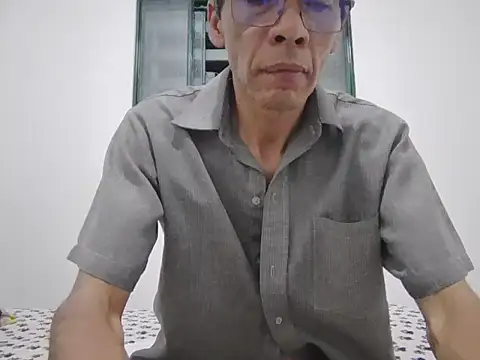 Snapshot of skinnylatino51 chatting on September 23, 2025, 12:02 am skinnylatino51 online show from September 23, 2025, 12:02 am