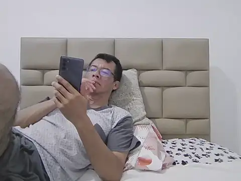 skinnylatino51 online show from February 14, 2026, 1:35 am