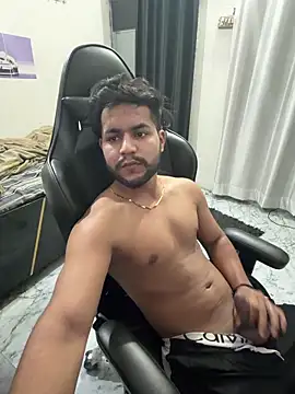 Kartikkartik8595 online show from April 12, 2026, 10:48 pm