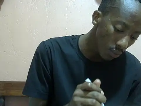 Snapshot of shadez94 chatting on October 5, 2025, 7:45 pm shadez94 online show from October 5, 2025, 7:45 pm