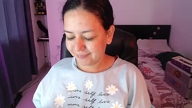 Abbyjoness21 online show from October 16, 2025, 1:01 pm