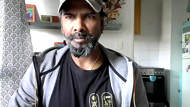 frenchblackc31 online show from May 13, 2026, 8:44 am