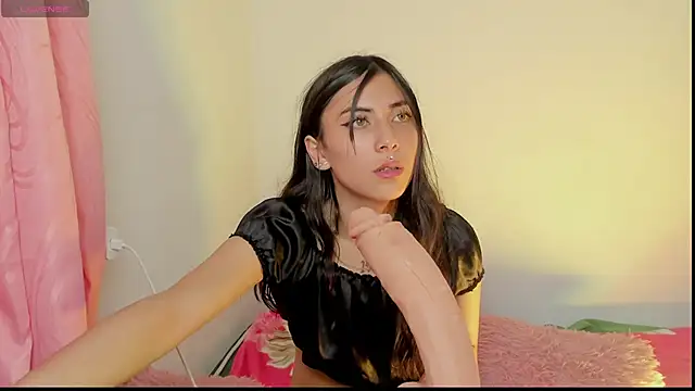 Snapshot of Alanaloiiss_ chatting on February 20, 2026, 6:48 am Alanaloiiss online show from February 20, 2026, 6:48 am