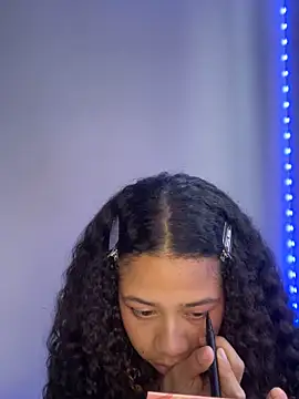 jadee8 online show from November 18, 2025, 7:40 pm