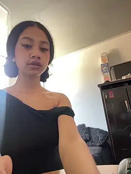 jadee8 online show from February 4, 2026, 5:08 pm