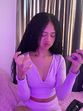 jadee8 online show from March 26, 2026, 2:22 pm