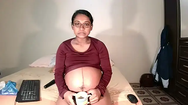 indiansweetflava online show from May 20, 2026, 4:07 am