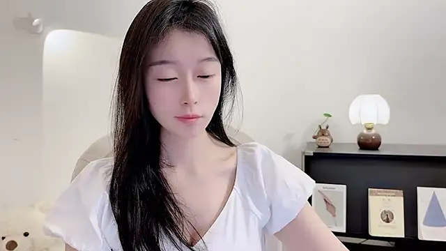 Onechestnut online show from November 20, 2025, 6:35 am