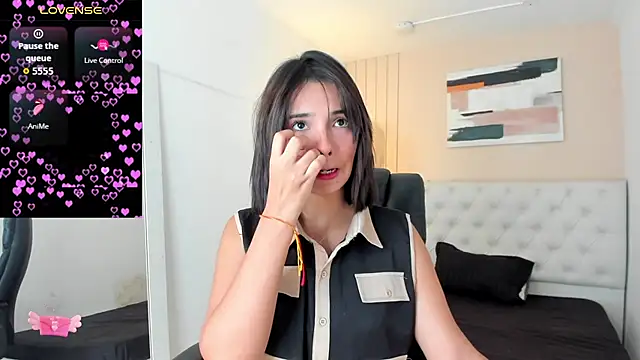 BarbieGirl xx online show from November 11, 2025, 7:58 pm