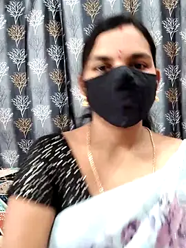 Snapshot of Lalitha-1995 chatting on June 15, 2026, 6:37 am Lalitha-1995 online show from June 15, 2026, 6:37 am