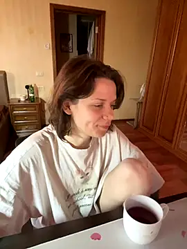 Snapshot of enchanting_chloe chatting on November 4, 2025, 7:40 am enchanting chloe online show from November 4, 2025, 7:40 am