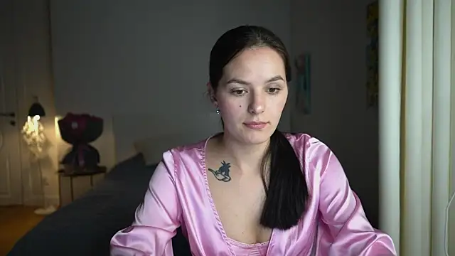 EwelynScott online show from November 9, 2025, 2:37 pm