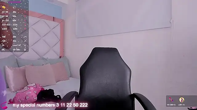 Snapshot of molly_gomezz chatting on October 9, 2025, 10:19 pm molly gomezz online show from October 9, 2025, 10:19 pm