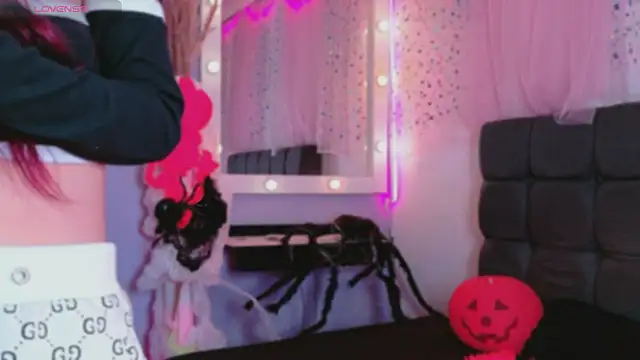 NataliaPrada s online show from October 27, 2025, 4:55 pm