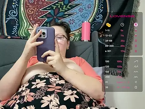 Snapshot of GirlSquirt chatting on April 26, 2026, 8:17 pm GirlSquirt online show from April 26, 2026, 8:17 pm