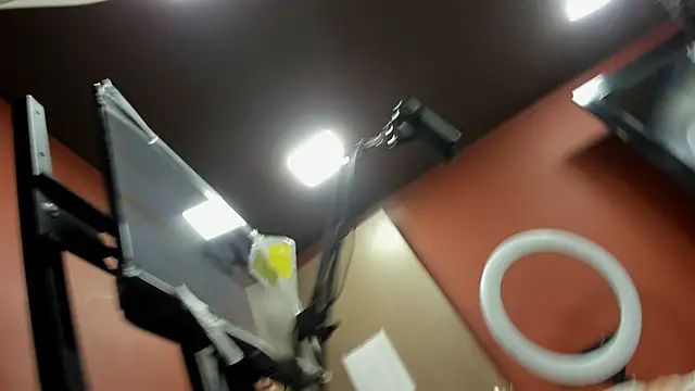 miss   taylor online show from October 31, 2025, 2:34 am