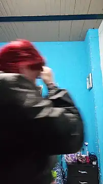 carolinhe  online show from December 4, 2025, 9:12 pm