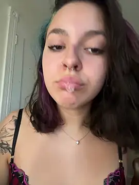 babykalirose online show from May 28, 2026, 4:48 pm