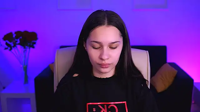 Snapshot of KimClarks_ chatting on September 8, 2025, 8:52 pm KimClarks  online show from September 8, 2025, 8:52 pm