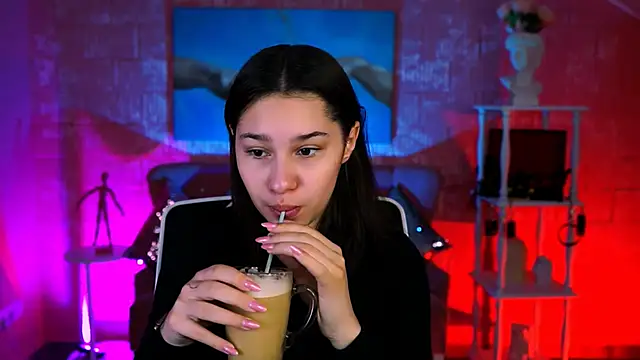 KimClarks  online show from November 29, 2025, 8:17 am