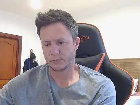 Snapshot of TroyDieselXXX chatting on September 20, 2025, 4:57 am TroyDieselXXX online show from September 20, 2025, 4:57 am