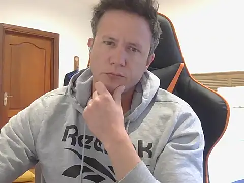 Snapshot of TroyDieselXXX chatting on September 23, 2025, 4:15 am TroyDieselXXX online show from September 23, 2025, 4:15 am