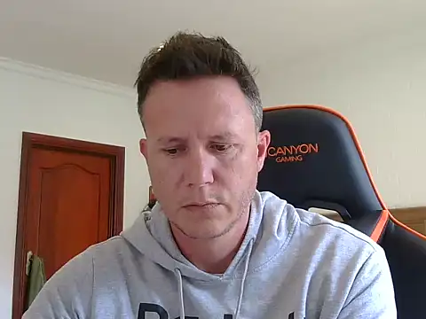 TroyDieselXXX online show from December 21, 2025, 9:27 am