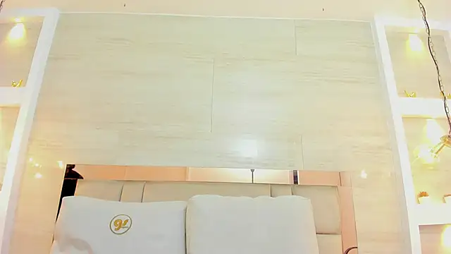 karol lewiss online show from October 11, 2025, 11:53 am