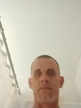 Snapshot of helldonk chatting on December 18, 2025, 7:58 am helldonk online show from December 18, 2025, 7:58 am