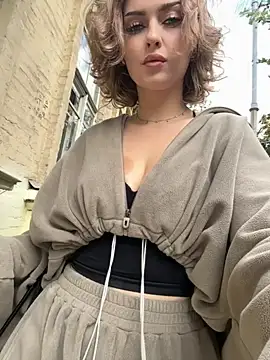 KellyKeler online show from September 27, 2025, 11:59 am