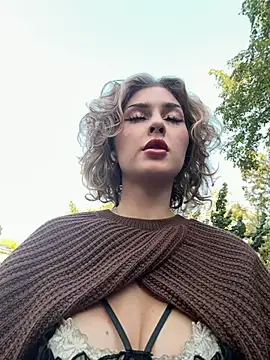 KellyKeler online show from October 8, 2025, 1:53 pm