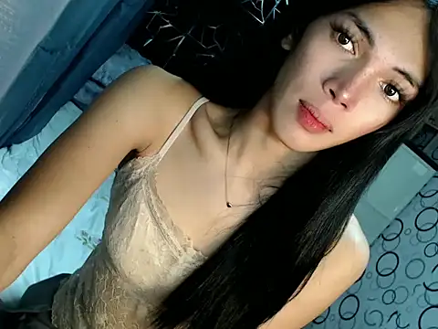 ladyhotcuming online show from October 5, 2025, 12:42 am