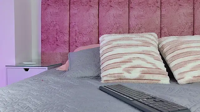 emmacurvy online show from January 10, 2026, 3:08 am