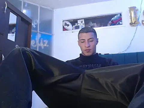 Snapshot of man_porn13 chatting on October 28, 2025, 4:38 am man porn13 online show from October 28, 2025, 4:38 am