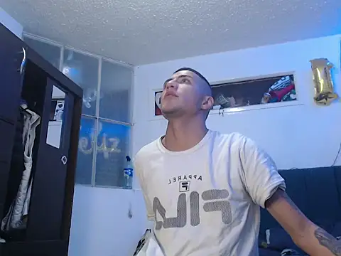 Snapshot of man_porn13 chatting on October 30, 2025, 11:33 am man porn13 online show from October 30, 2025, 11:33 am